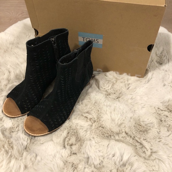 Toms Black Suede Perforated Leaf Majorca Peep Toe Booties - Picture 7 of 7